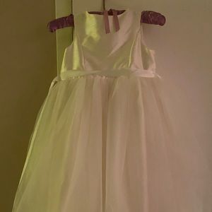Flower girl dress size 7! Never been worn!